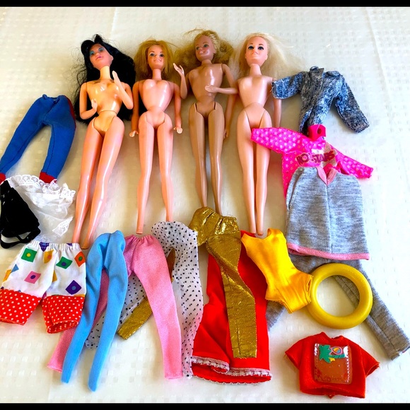 Mattel Other - Lot Barbie and Uneeda doll with clothing